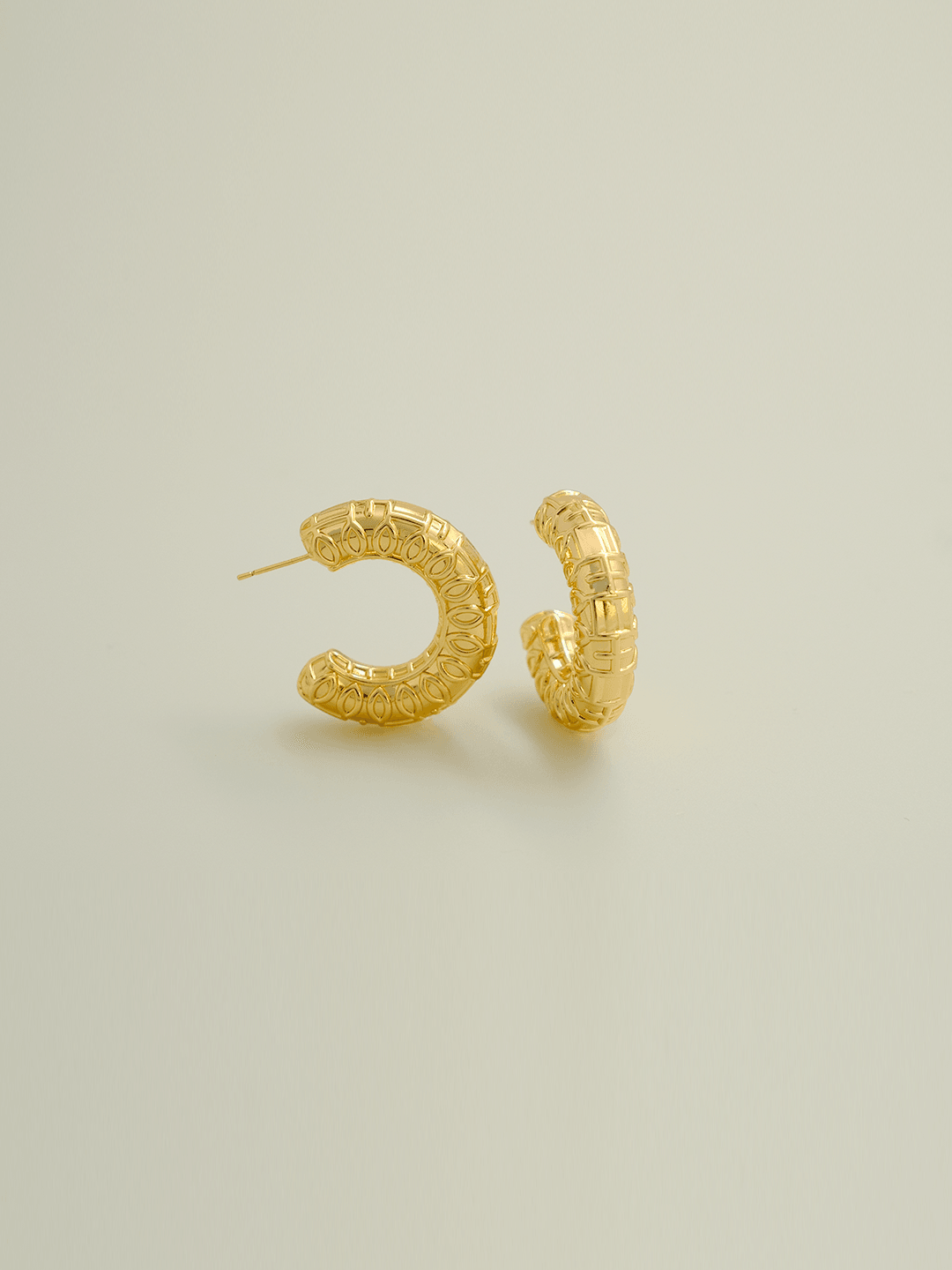 Gold Large C Curved Earrings - Lyra