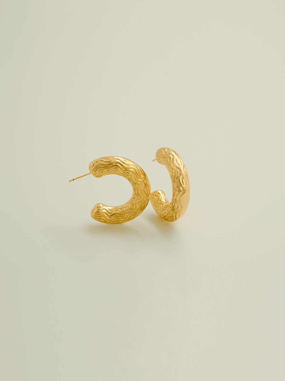 Gold Large C Curved Earrings - Lyra
