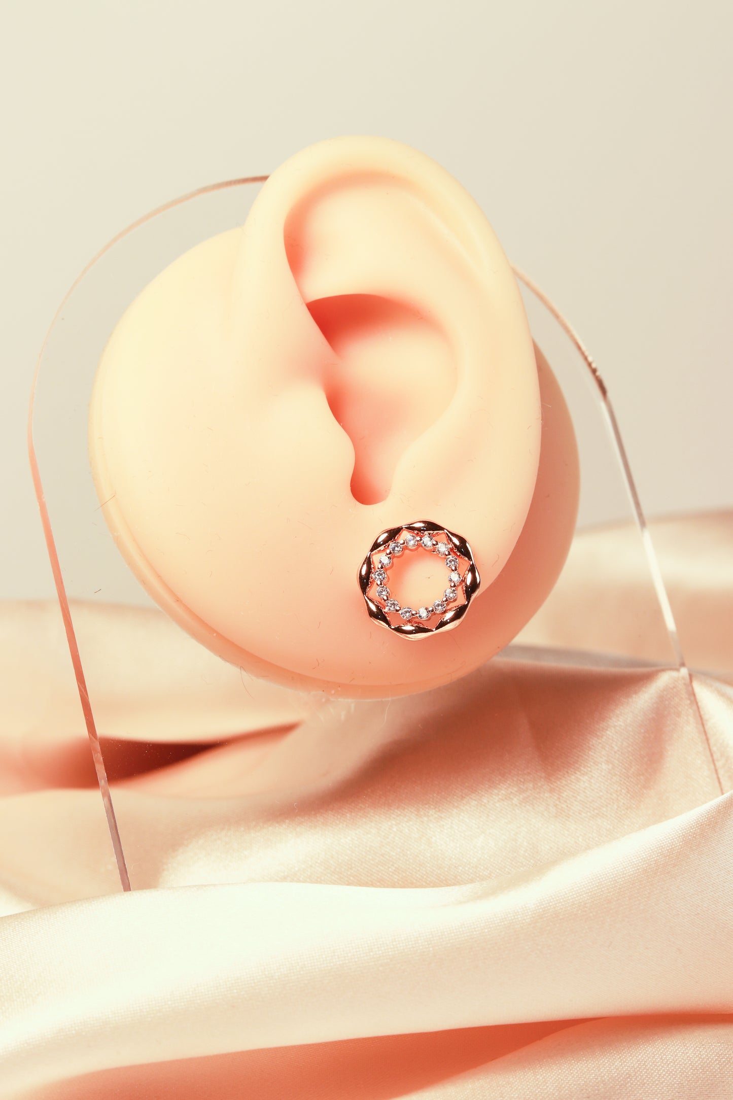 Light, hoop, four-leaf clover pattern earrings, unique style, niche - Lyra