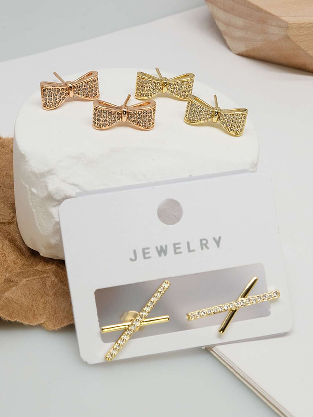 Bow-shaped earrings, exquisite and compact, versatile and fashionable - Lyra