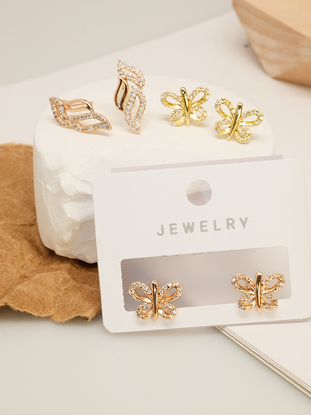 Butterfly earrings, exquisite style suitable for women - Lyra