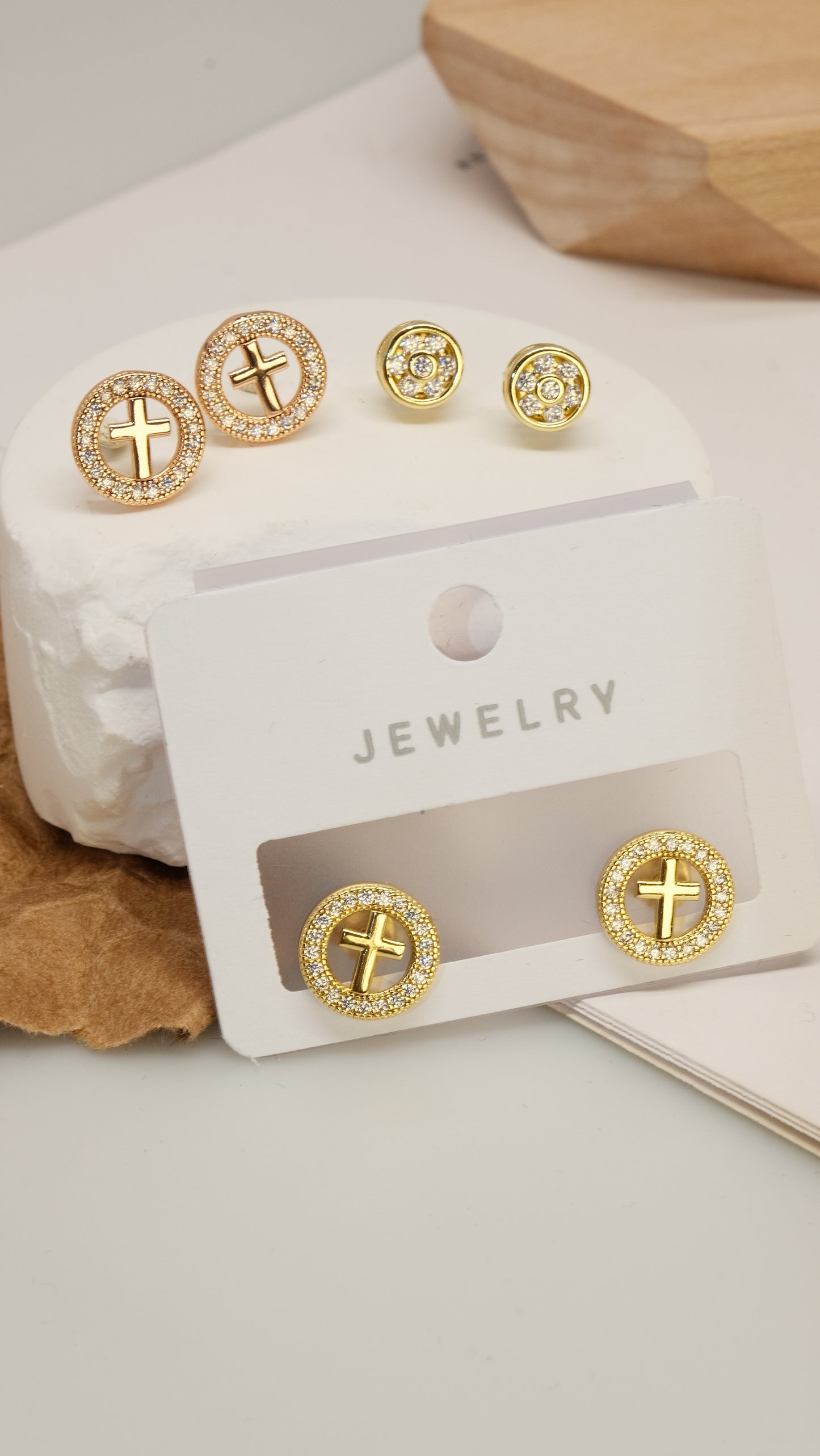 Hollow round zircon glittering high-end exquisite earrings - Lyra