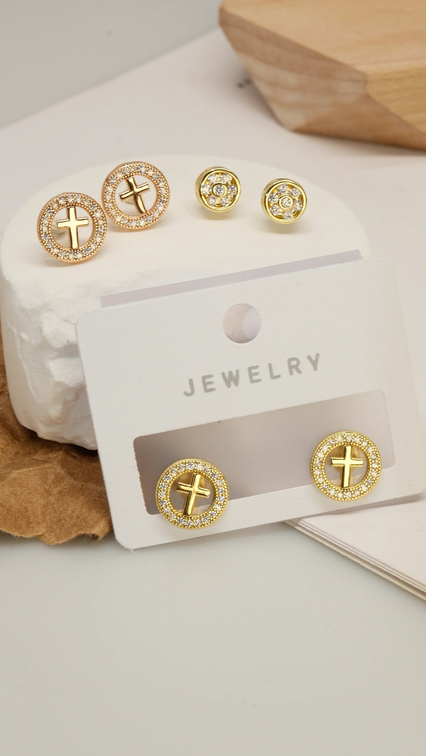 Hollow round zircon glittering high-end exquisite earrings - Lyra