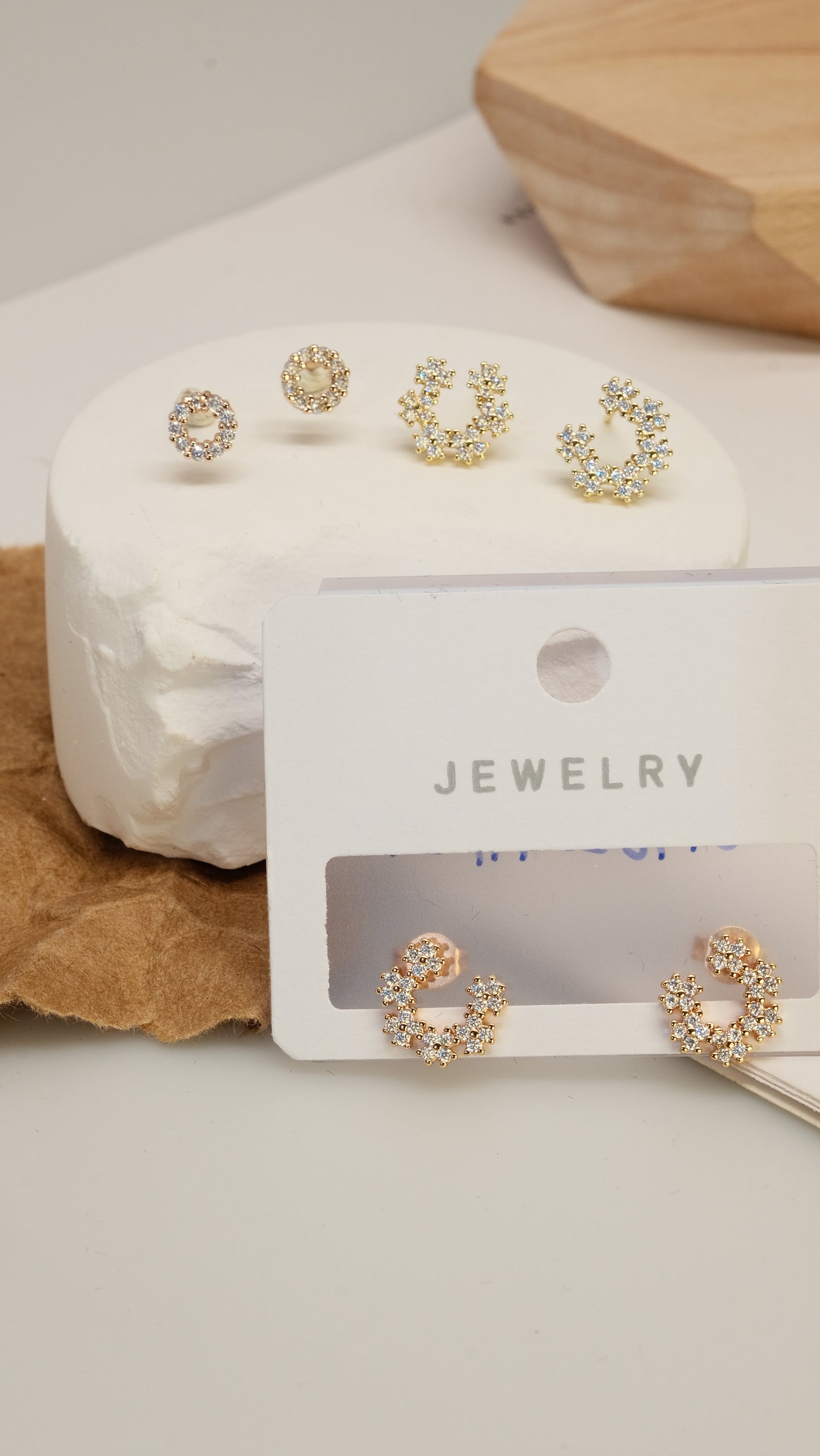Hollow round zircon glittering high-end exquisite earrings - Lyra