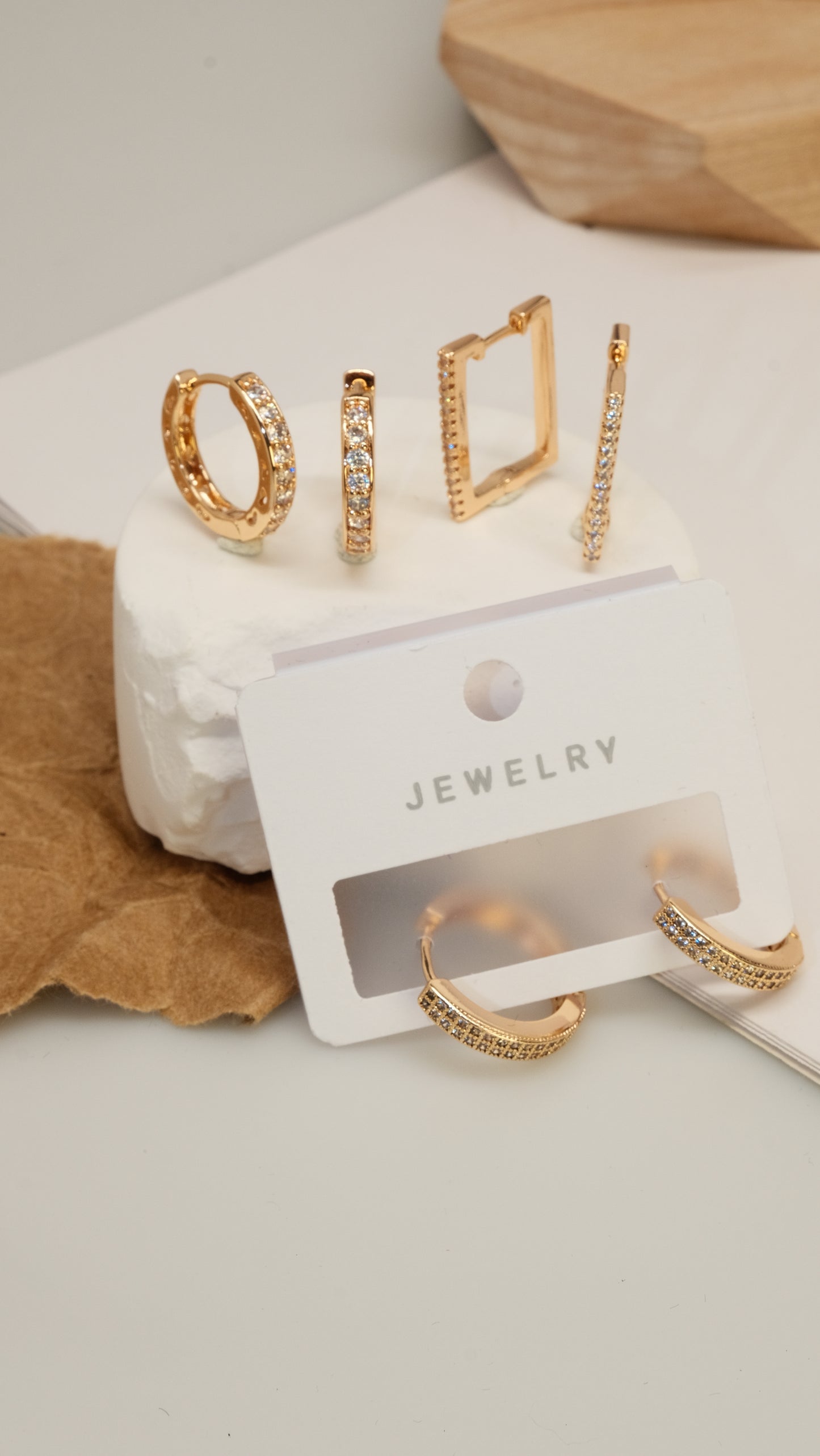 Round hoop polished earrings, inlaid with zircon round hoop earrings, fashionable and shining tenth set - Lyra