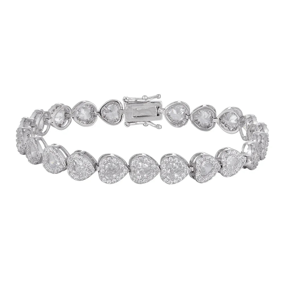The bracelet is made of three layers of copper plated with gold and a heart-shaped zircon splicing design. It is purchased in wholesale and is not prone to allergies. - Lyra