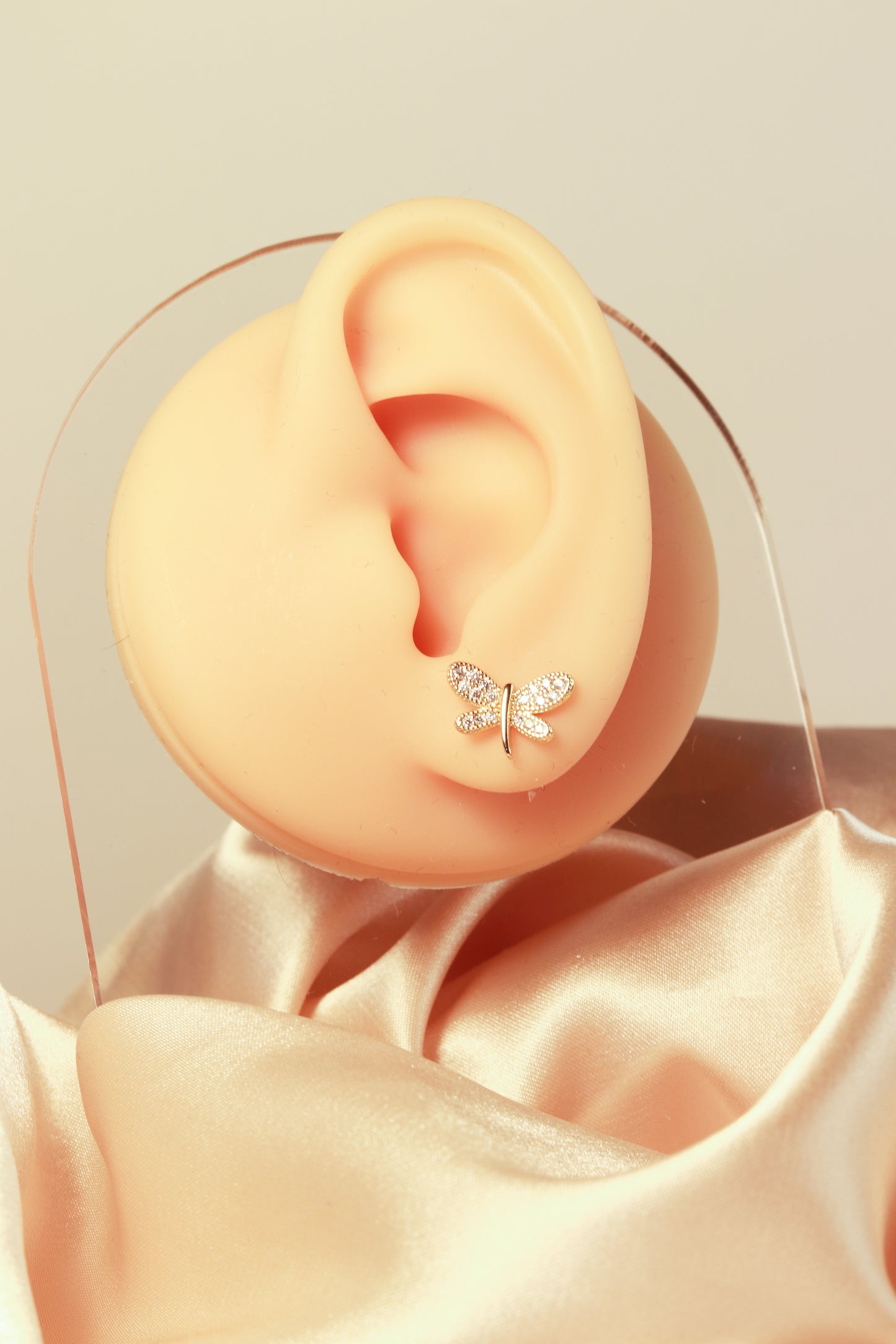 Butterfly earrings, exquisite style suitable for women - Lyra