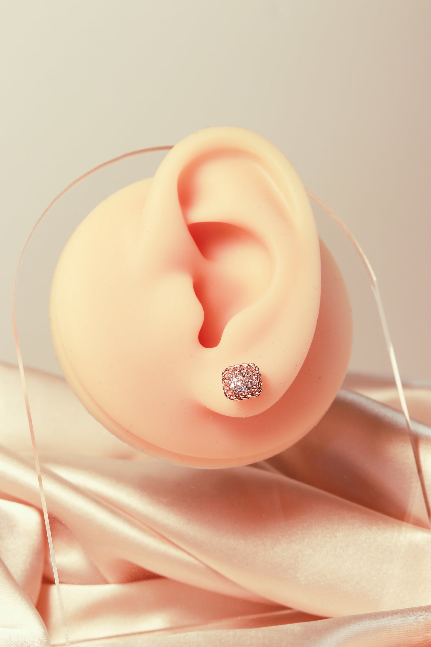 Square and round styles, shining zircon earrings, versatile and casual - Lyra