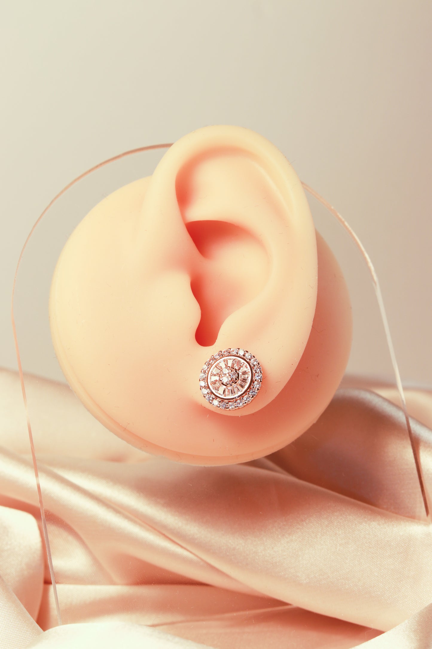 Three sizes of round shield-shaped earrings, a niche and unique style - Lyra