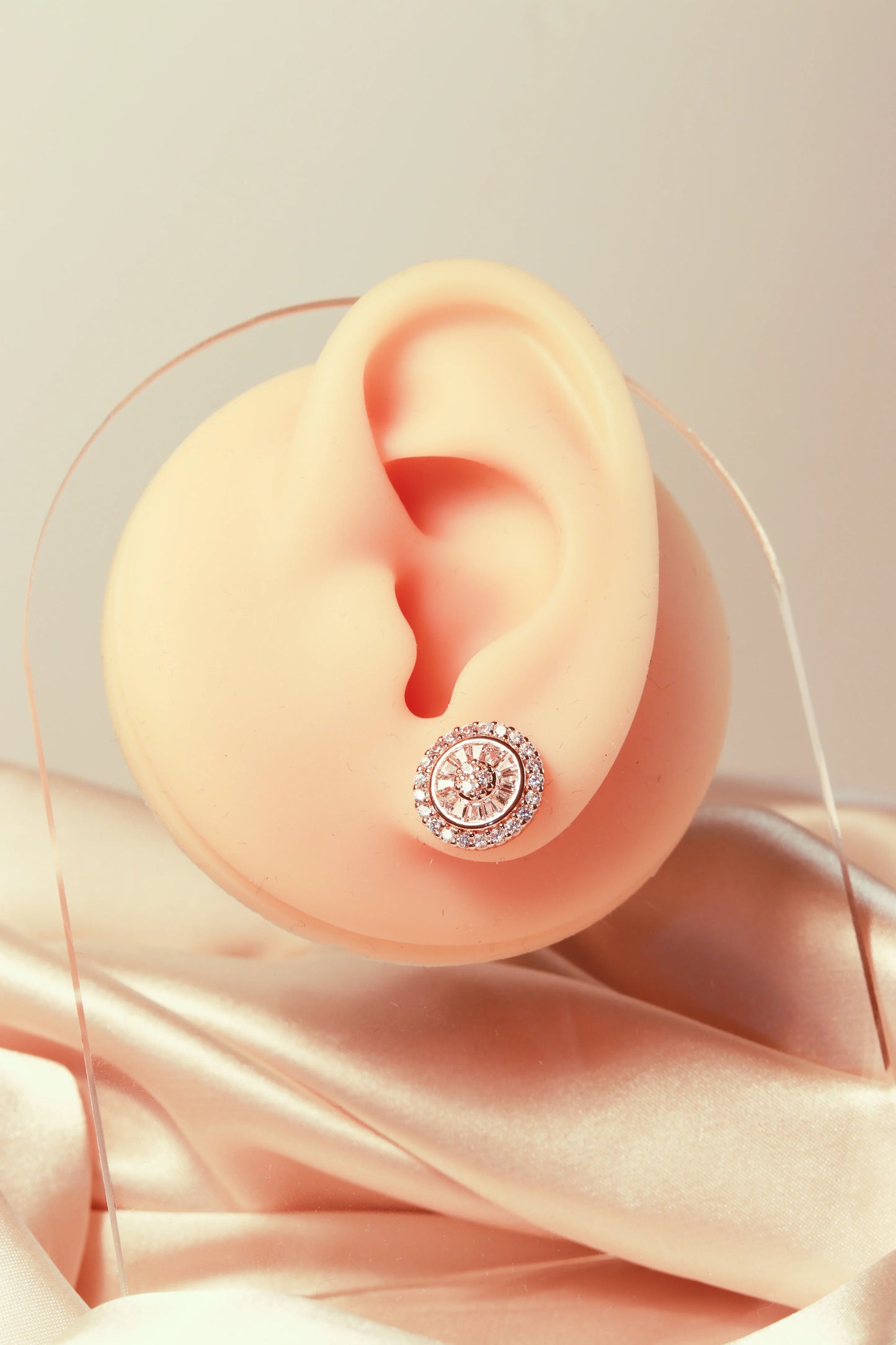 Three sizes of round shield-shaped earrings, a niche and unique style - Lyra