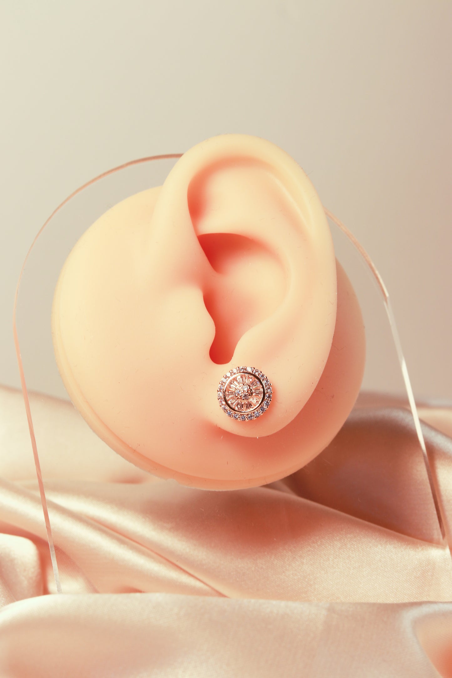 Three sizes of round shield-shaped earrings, a niche and unique style - Lyra