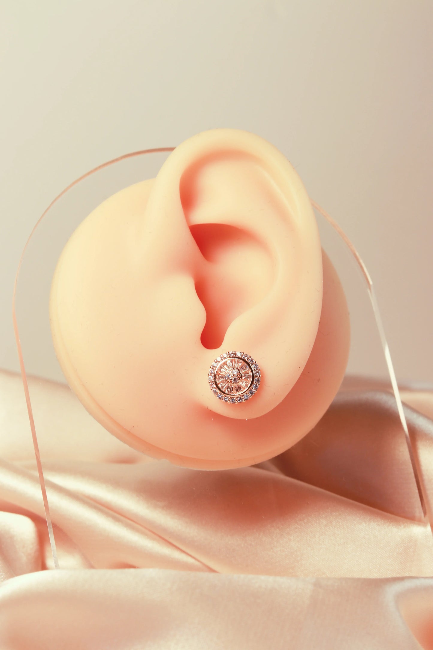 Three sizes of round shield-shaped earrings, a niche and unique style - Lyra