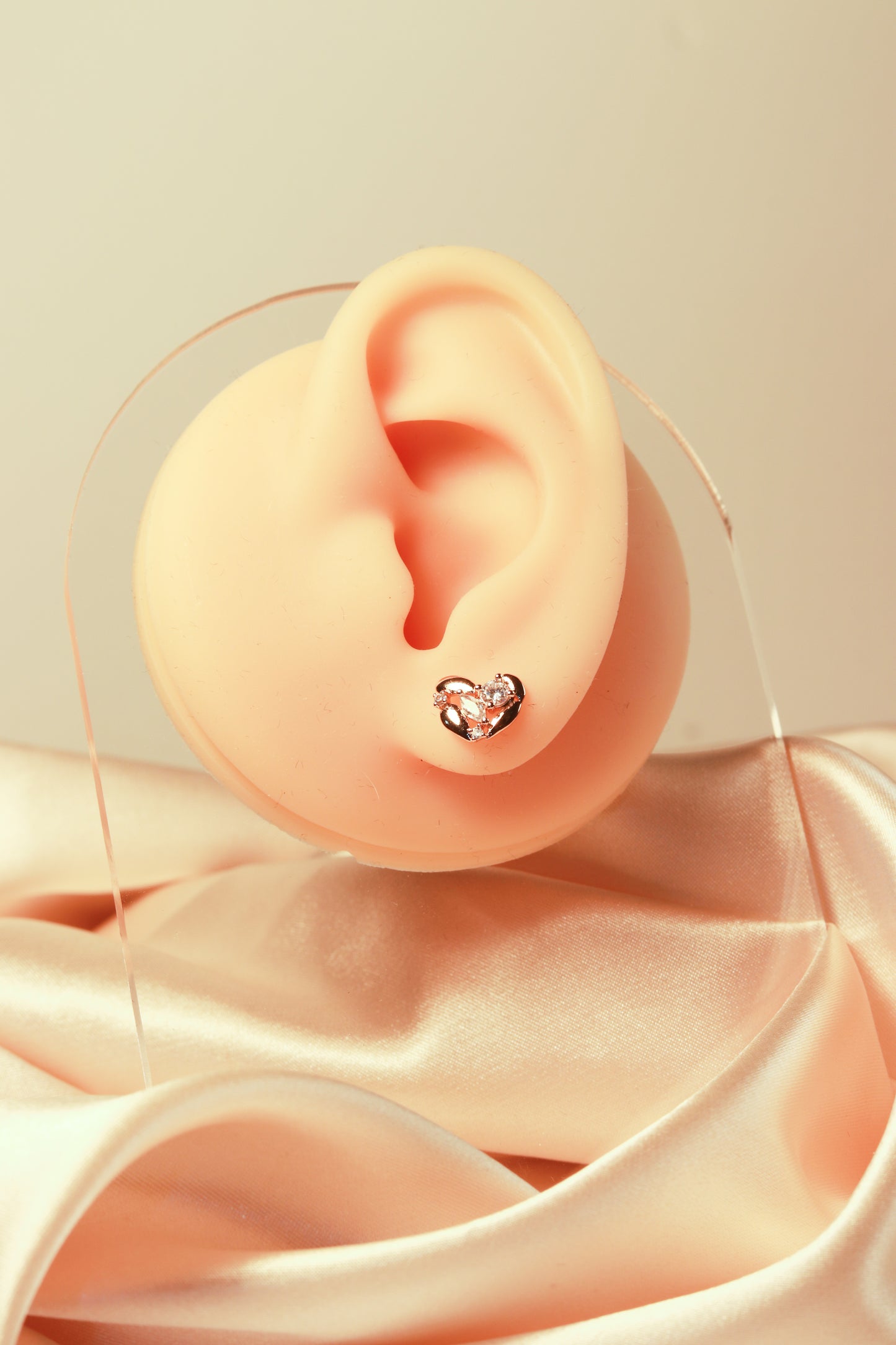 Three styles of heart-shaped earrings, exquisite and versatile, eye-catching - Lyra