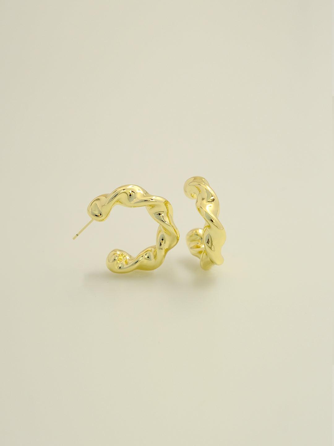 C-shaped gold earrings, versatile and simple，wholesale - Lyra