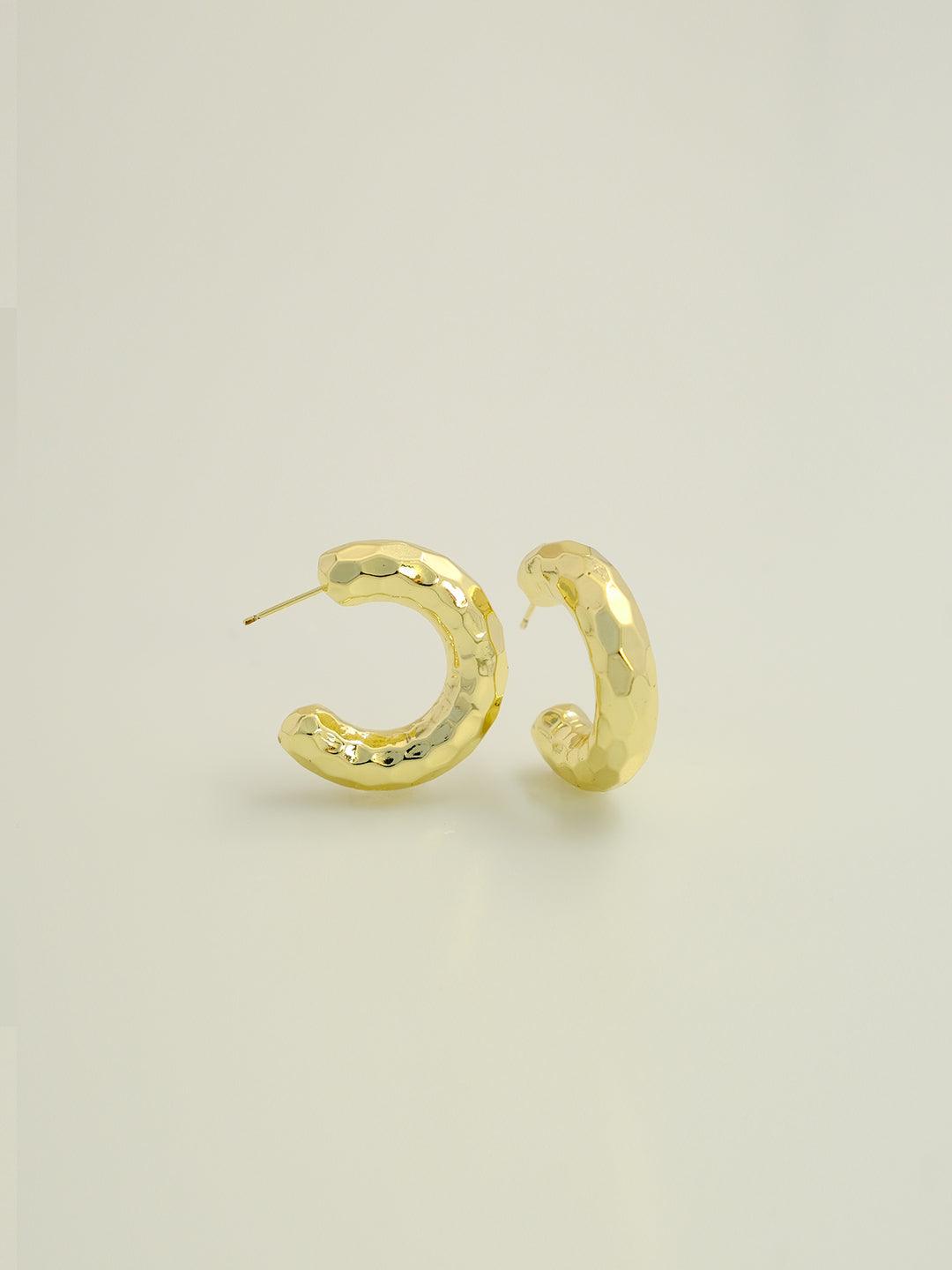 C-shaped gold earrings, versatile and simple，wholesale - Lyra