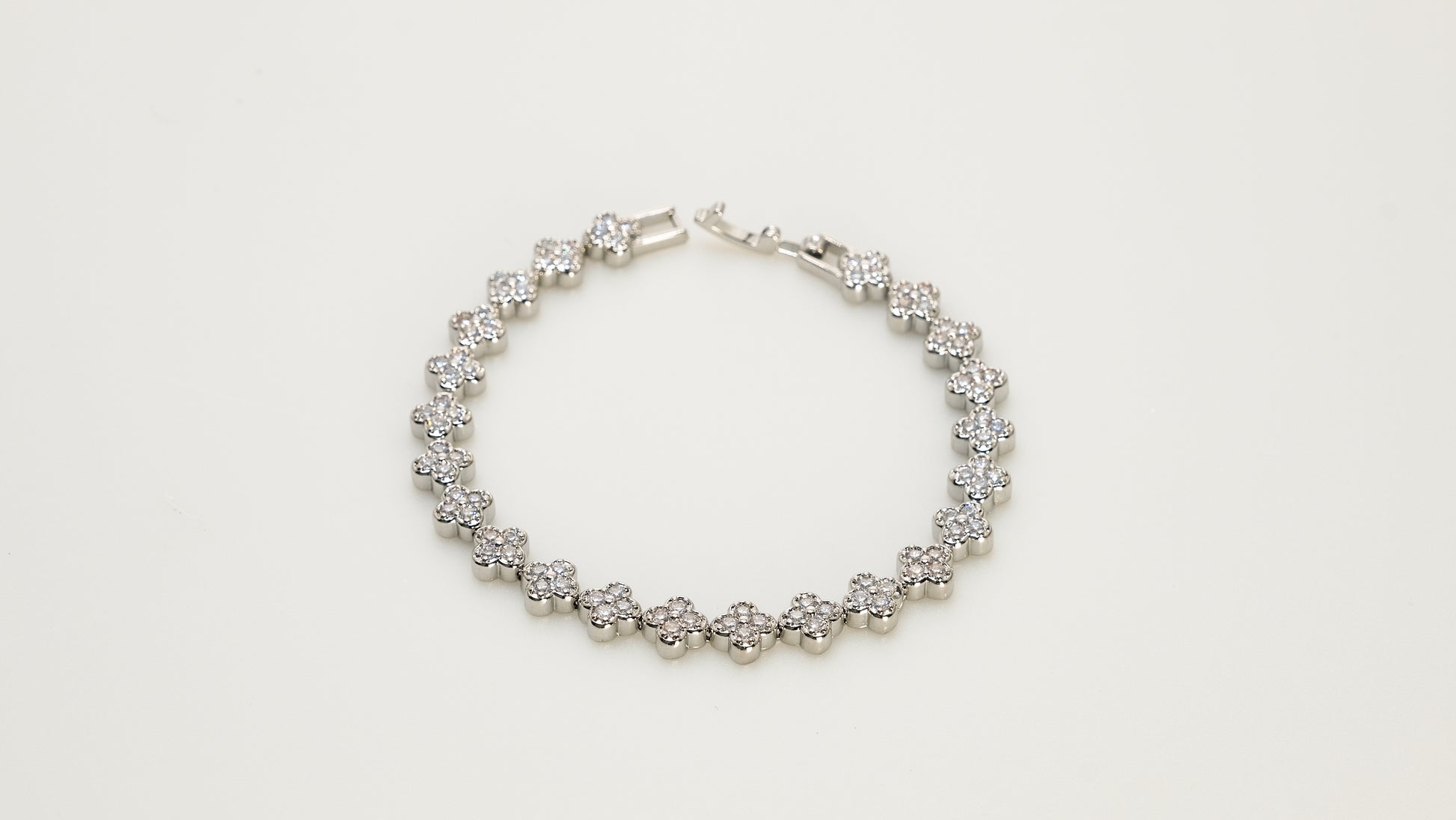 Copper plated 14k gold bracelet, platinum silver, inlaid with white zircon, unique four-leaf clover design - Lyra