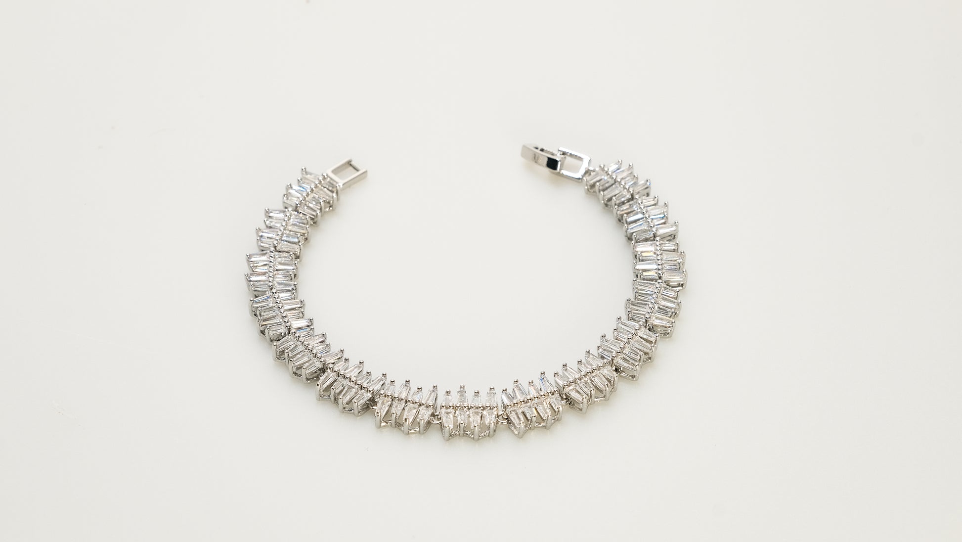 Copper plated 14k gold bracelet wholesale, platinum silver, irregular white zircon, buckle unique design - Lyra