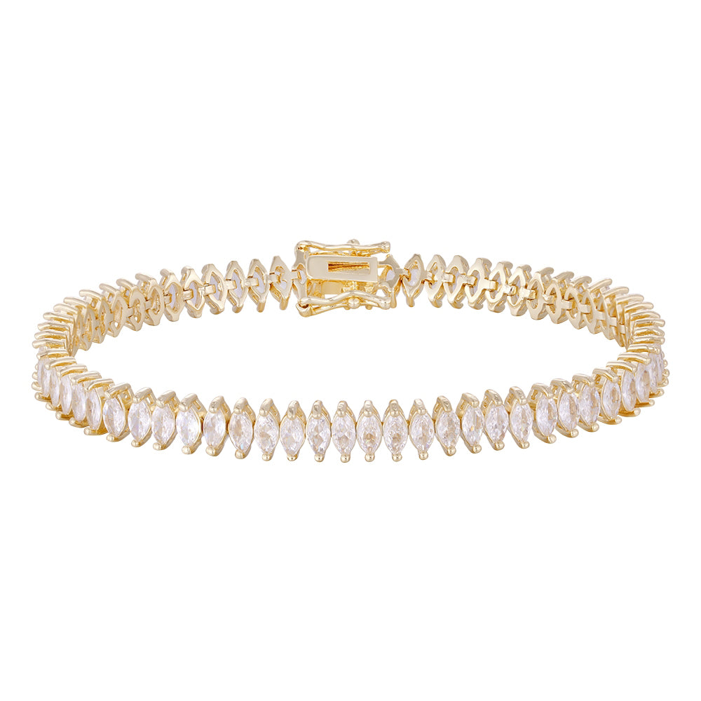 The bracelet is made of three layers of copper plated with gold and diamond-shaped zircon splicing design. It is purchased in wholesale and is not prone to allergies. - Lyra