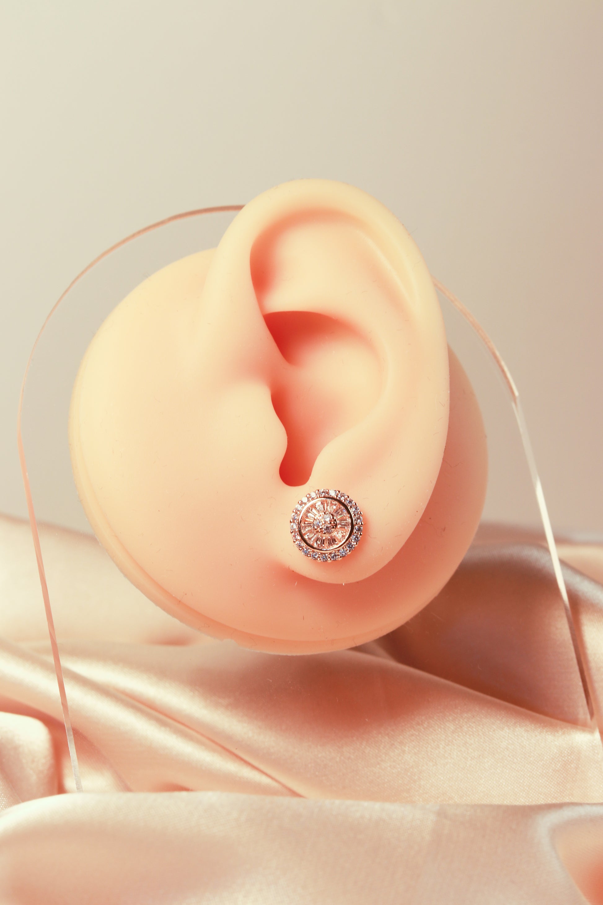 Three sizes of round shield-shaped earrings, a niche and unique style - Lyra