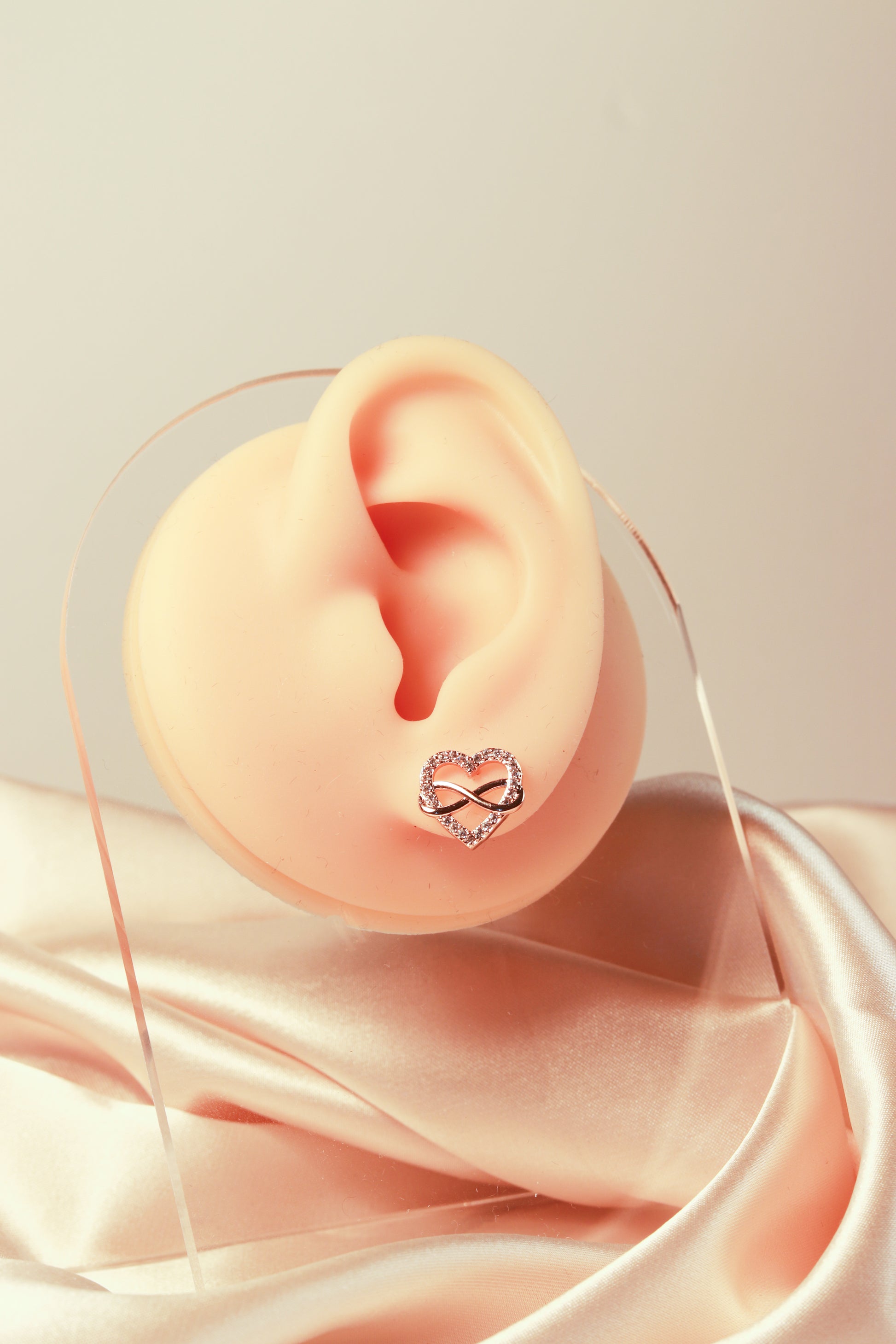 Love infinity symbol earrings, three different zircons, simple and versatile - Lyra