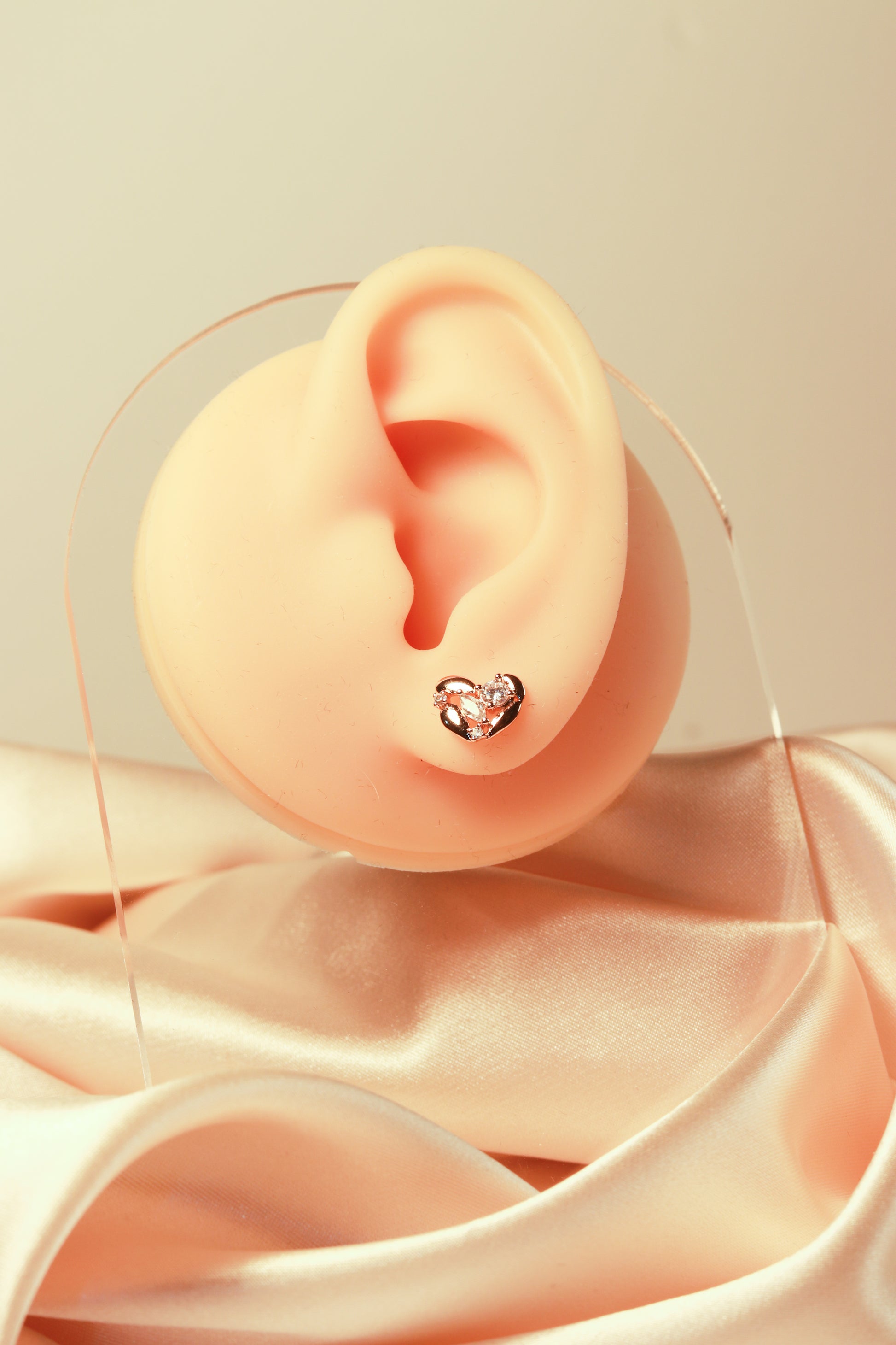 Three styles of heart-shaped earrings, exquisite and versatile, eye-catching - Lyra